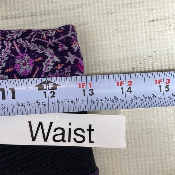 Athleta Leggings Crops Purple Floral Athleisure Activewear Size Small Tall - Picture 9 of 12